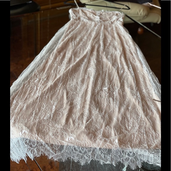 Embroidered Lace Maxi Dress - Picture 12 of 12